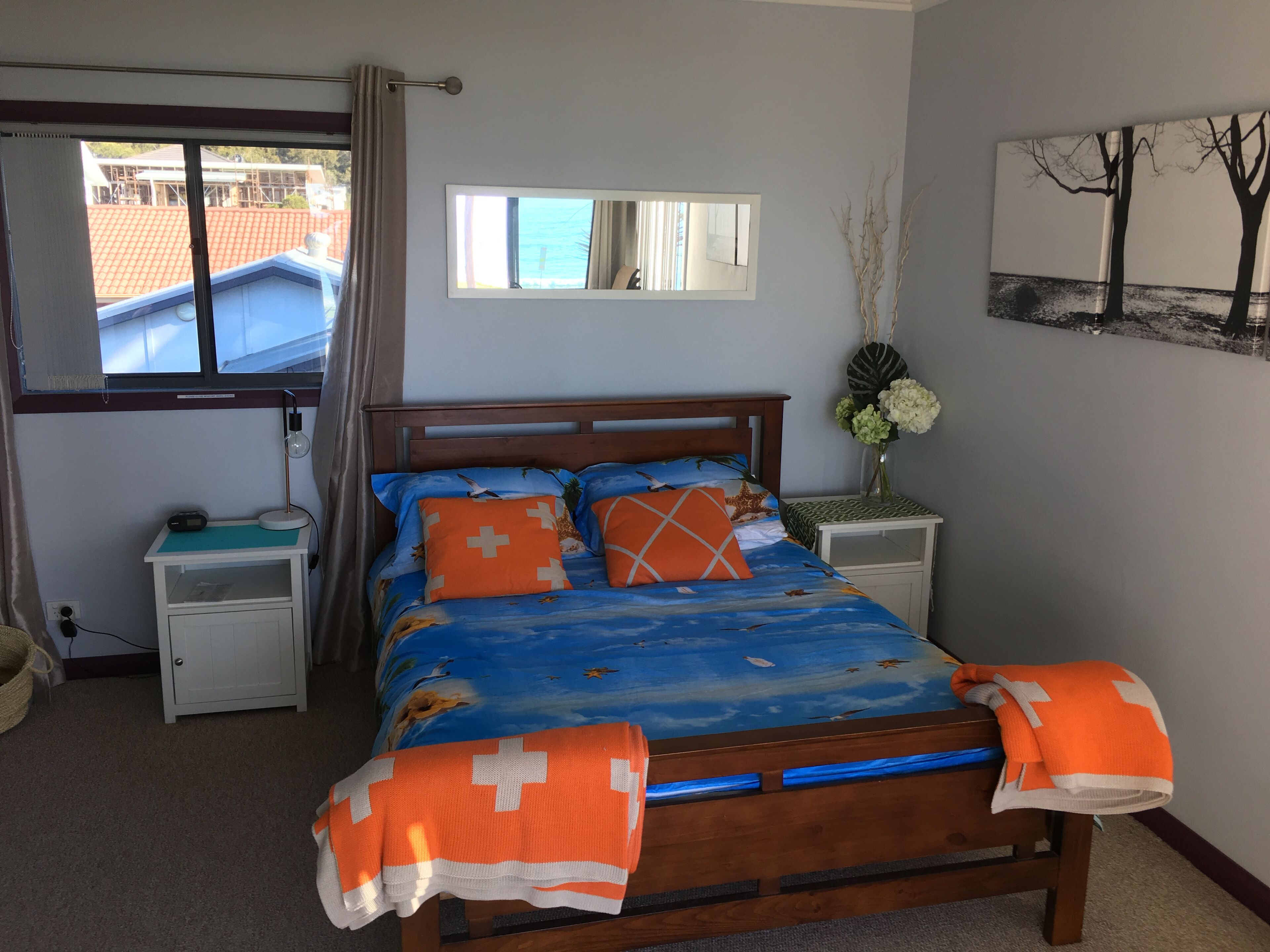 GETWUNTOO on beautiful Sandon Point beach Bulli . Entire  Top floor of house