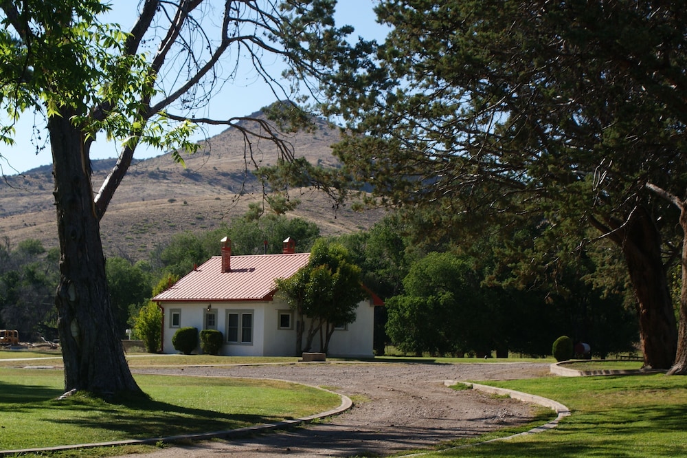 Nan Ranch "old Gardener's Cottage" On Stunning Historic Mimbres Valley Estate