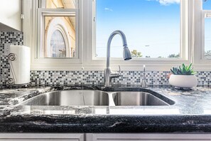 Interior - Best Beach House “Sweet Spot” on Sylvan Beach (Sylvan Beach)