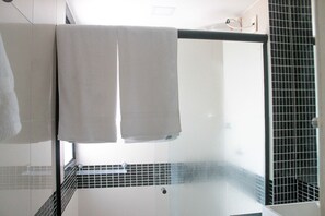 Hair dryer, towels - Apartment in Petrópolis - Fully furnished, excellent location and WIFI (Natal)