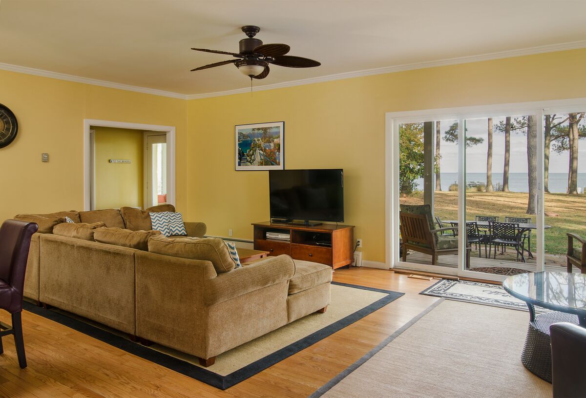 Beachfront Estate on the Chesapeake Bay, Private Beach & 30-Mile View