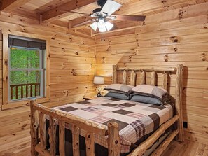 3 bedrooms, iron/ironing board, free WiFi, bed sheets - Cedar Ridge Lodge | Hot Tub + Fire + Trail Access (Farmville)