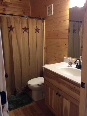 أحواض استحمام، مجففات شعر، مناشف