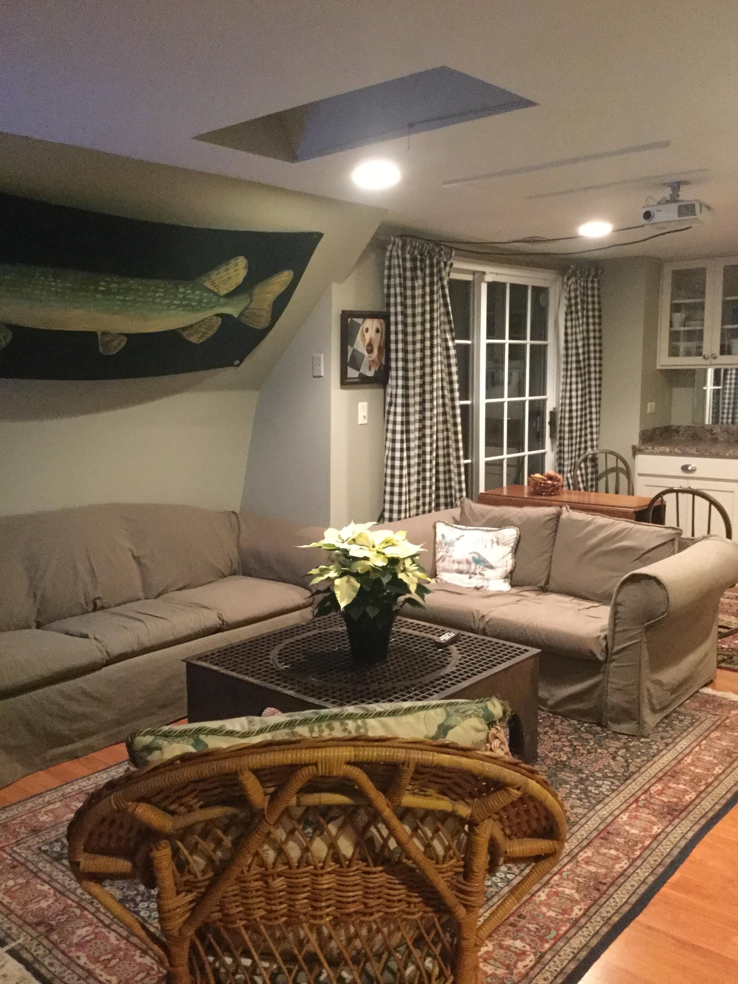 Cozy Coach House In Central Wheaton Illinois