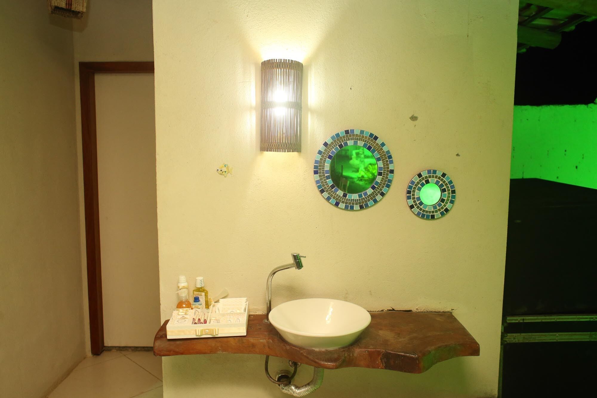 HOUSE PÉ NA AREIA PRAIA DO NORTE ILHÉUS - BAHIA. 