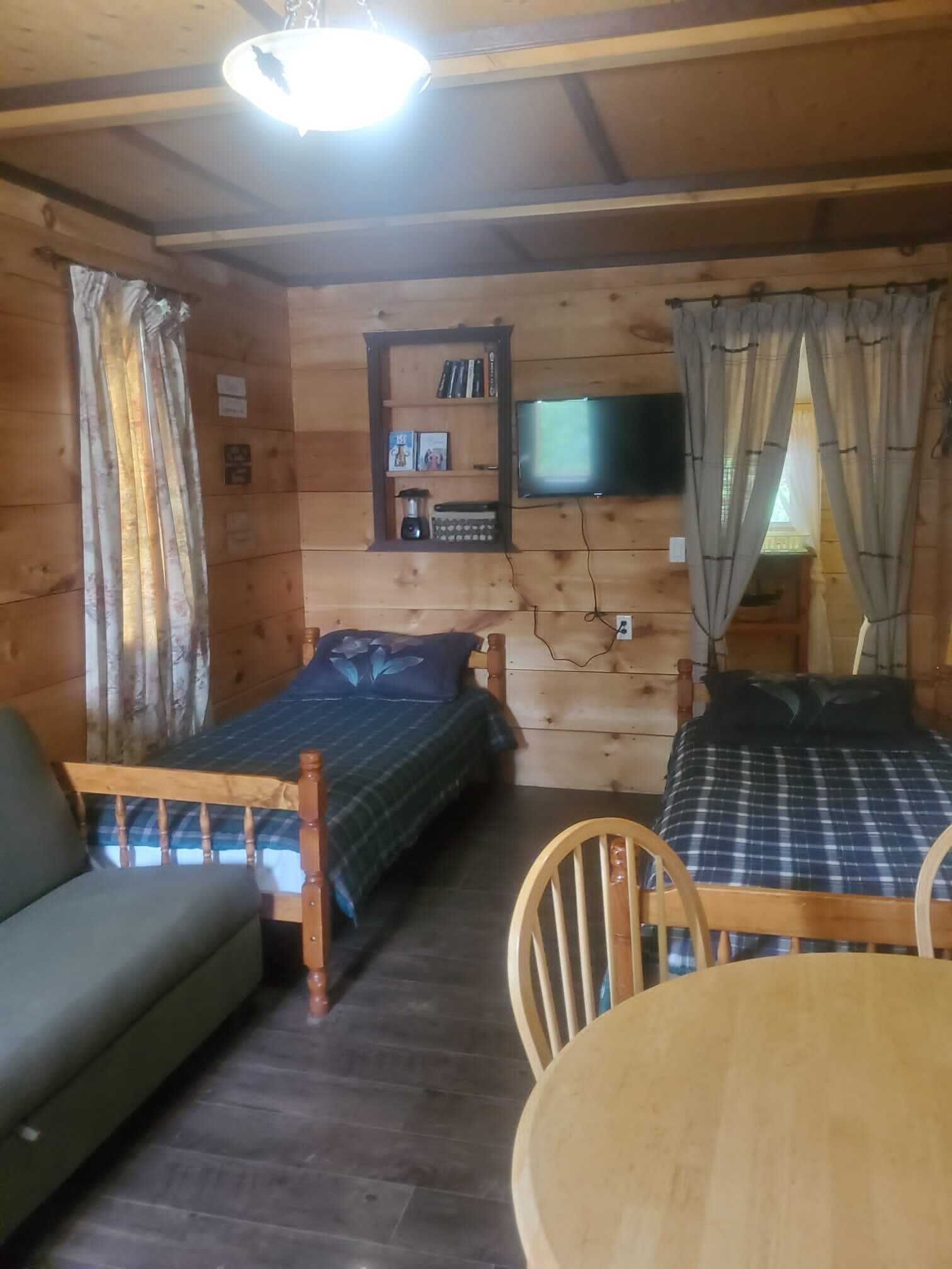 Waterfront Cozy Cabin On Private Trout  Lake