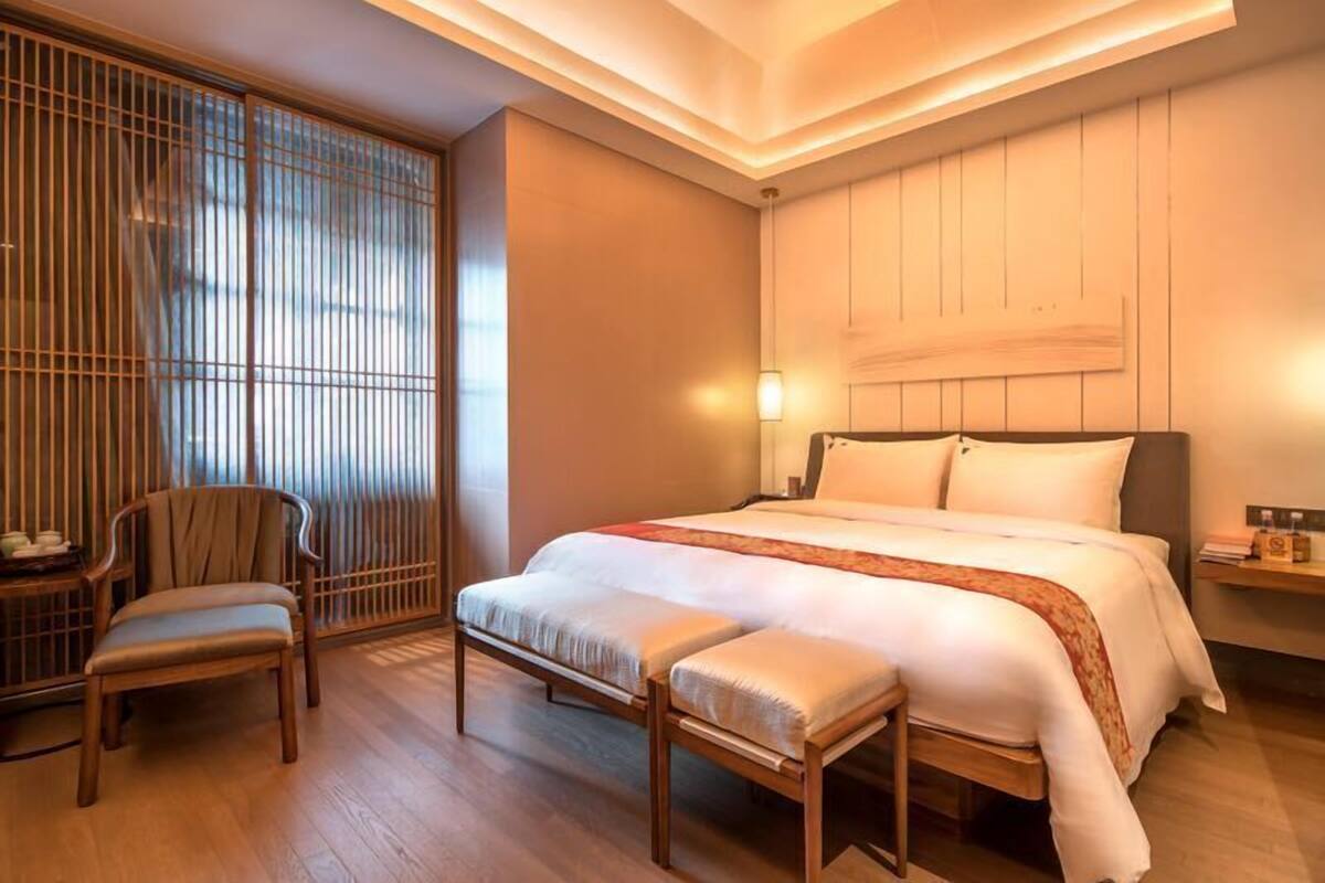 Exclusive-Doppelzimmer | Schreibtisch, Verdunkelungsvorhänge, Zustellbetten, kostenloses WLAN