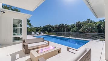 Ulkouima-allas, lämmitetty uima-allas