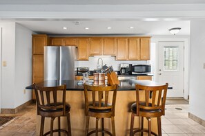 Fridge, microwave, oven, stovetop - The best place for the money!!! (Portland)