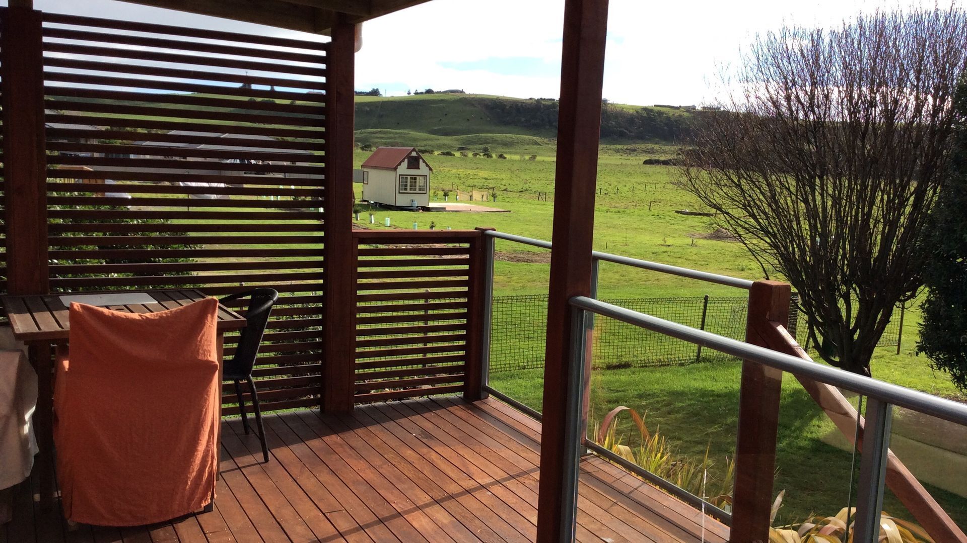 Ivy's@Stanley - 17 Pearse St . Modern one bedroom home — image 4