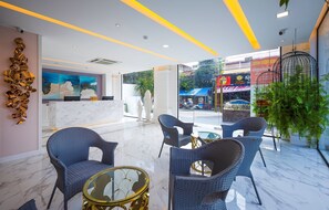 Lobby - V Boutique Hotel-Deluxe Queen Room 1 (Phnom Penh)