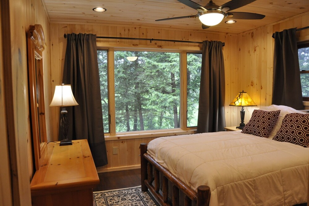 Relax and Enjoy! Private Riverfront Home in Adirondacks W Amazing Views