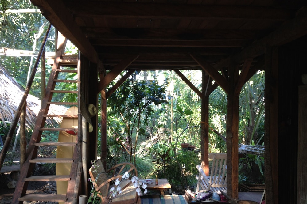 Gubuk Cinta di Kebun Pizza :