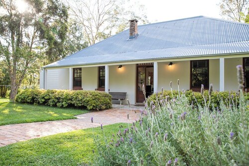 Old Duninald - Historic Farmhouse Experience