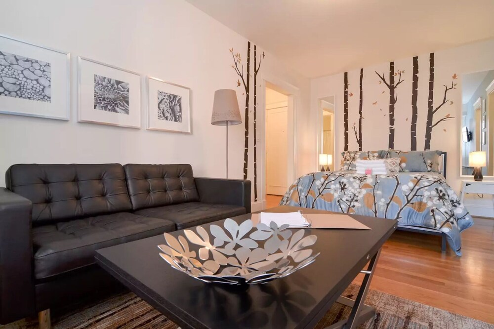 Quiet Flat. Vibrant Neighborhood! Walk to Pike Place, great restaurants & more.
