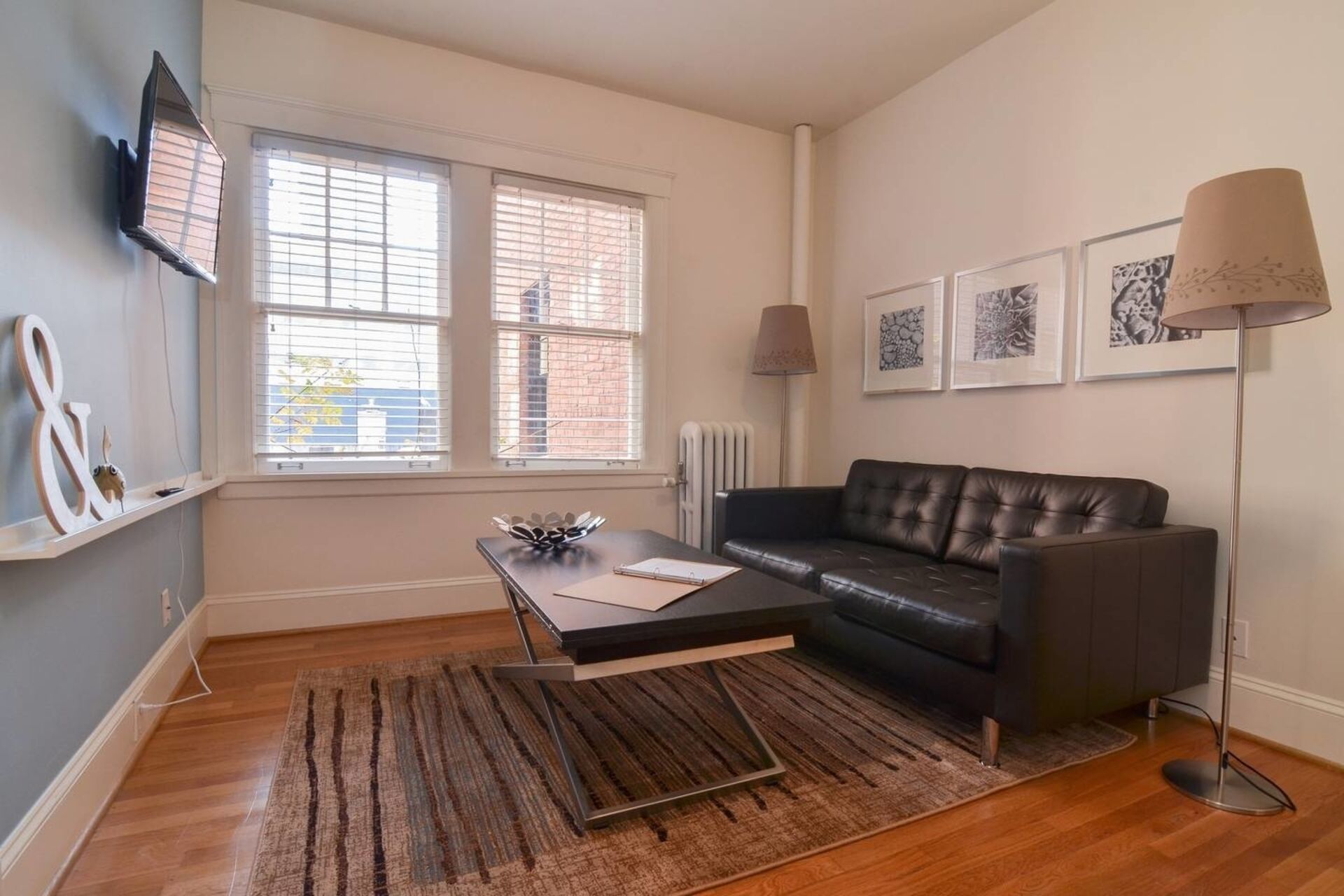 Quiet Flat. Vibrant Neighborhood! Walk to Pike Place, great restaurants & more.