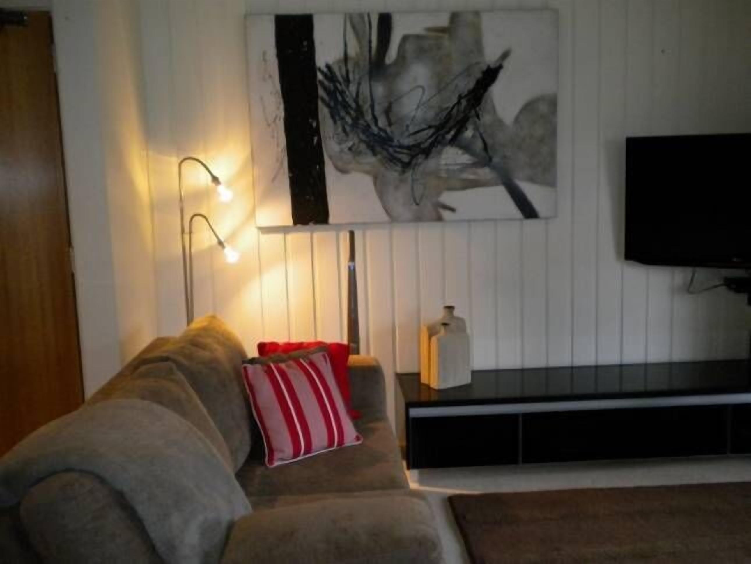 Tombarra 5C Apartment — image 8