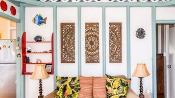 TV connectée, livres, chaßne hi-fi