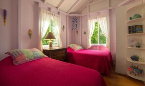 2 slaapkamers, een strijkplank/strijkijzer, gratis wifi, beddengoed