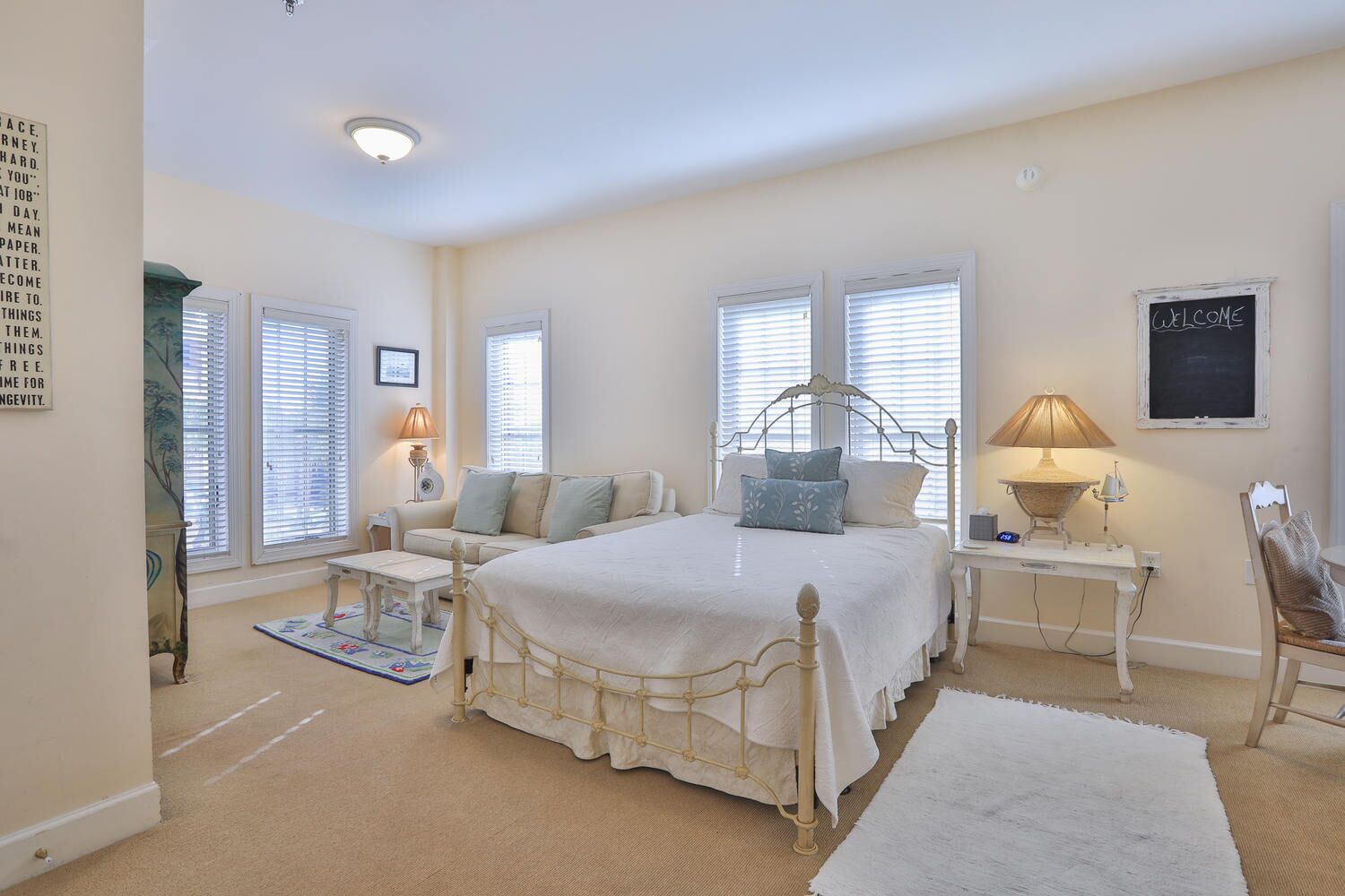 Best VALUE -- TWO Pools, Beach, WIFI, 'Andy of Mayberry'-like