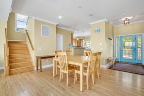 Dining - Diving Duck | Waterfront Dock + Hot Tub w/ Captain's Cove Pools & Golf, Pet Friendly 5BR Retreat (Greenbackville)