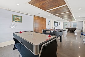 Games room - Diving Duck | Waterfront Dock + Hot Tub w/ Captain's Cove Pools & Golf, Pet Friendly 5BR Retreat (Greenbackville)