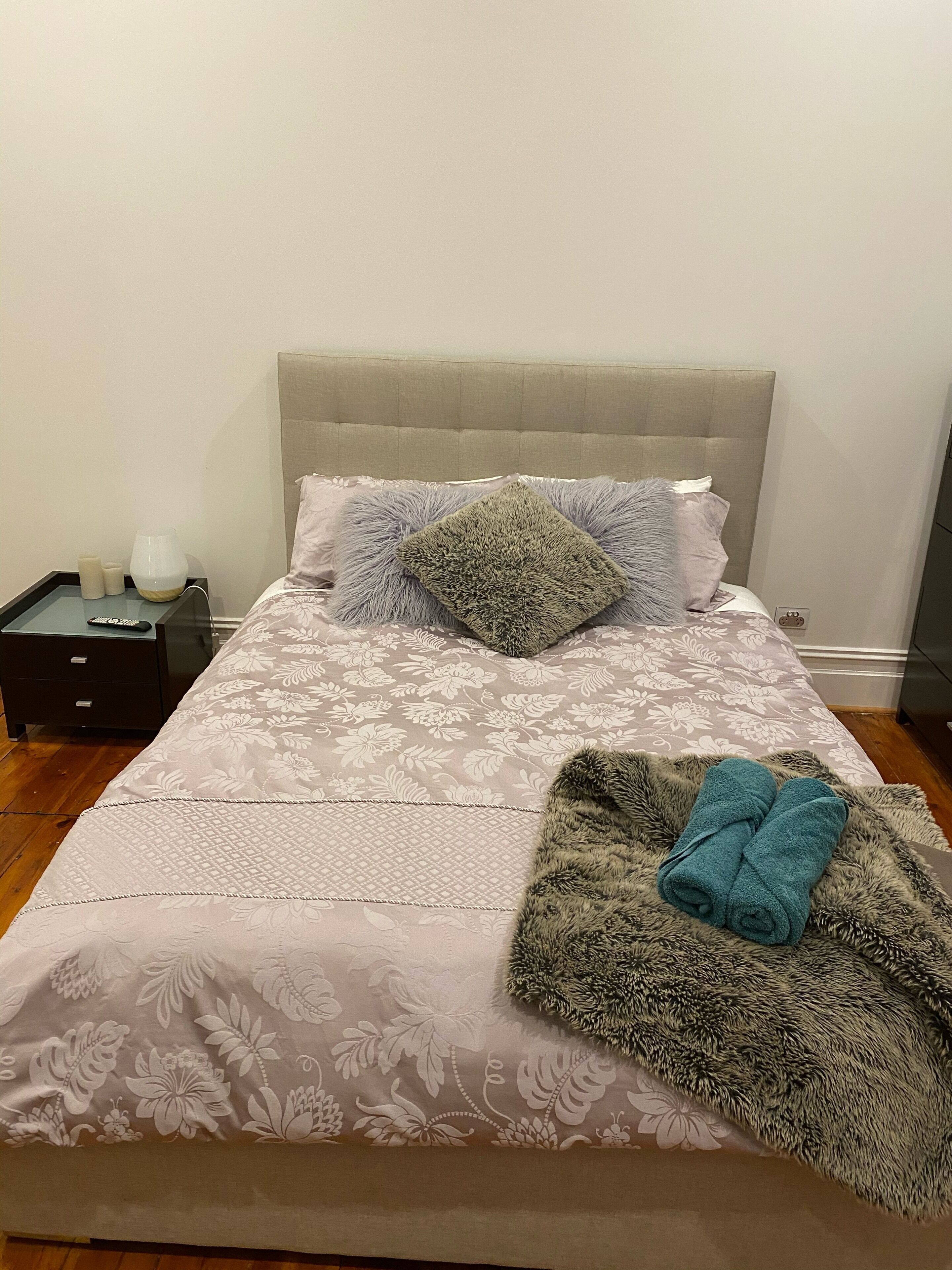 Gorgeous Grange Beach House Getaway - pets allowed — image 18