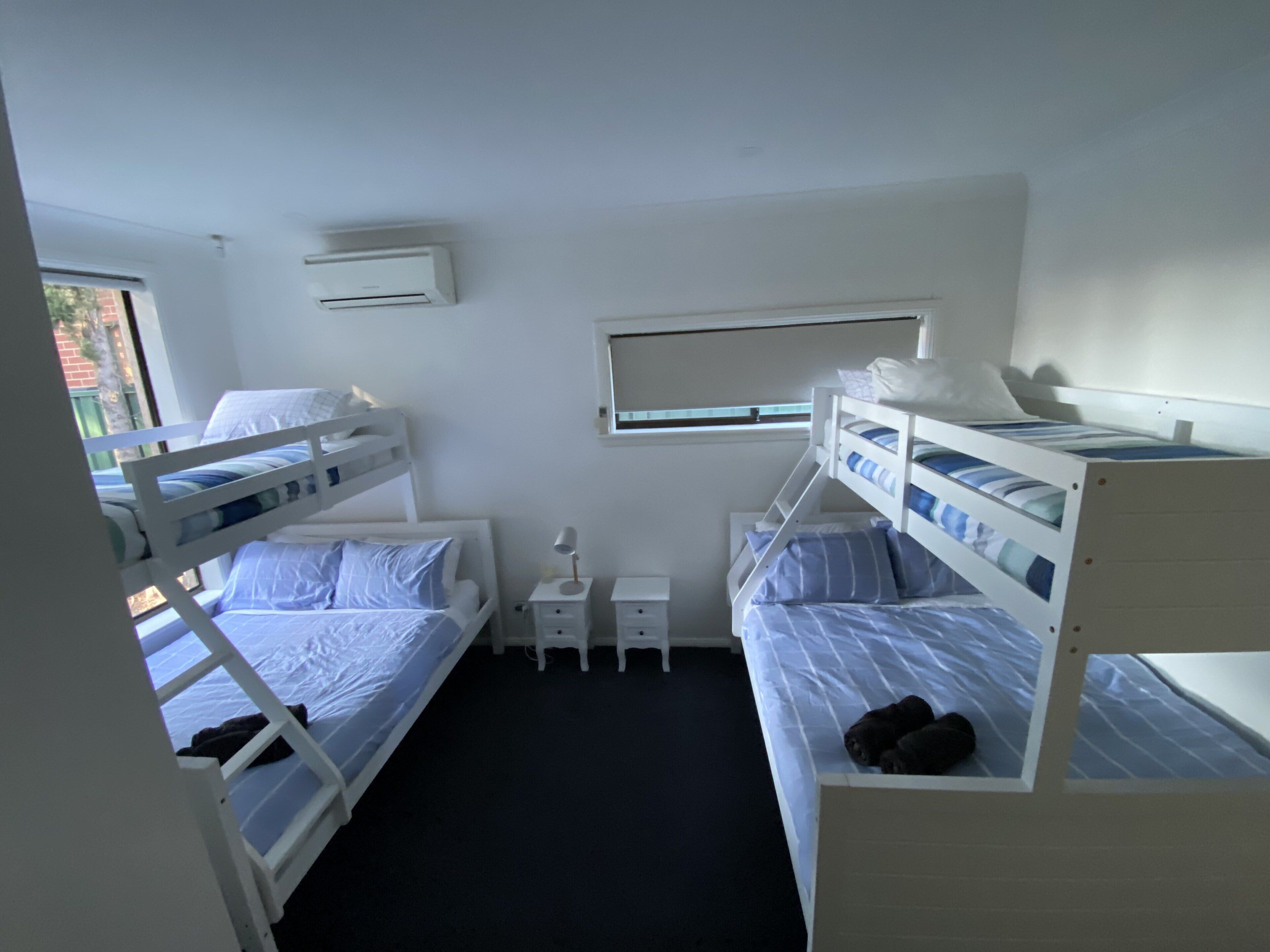 Gorgeous Grange Beach House Getaway - pets allowed — image 20