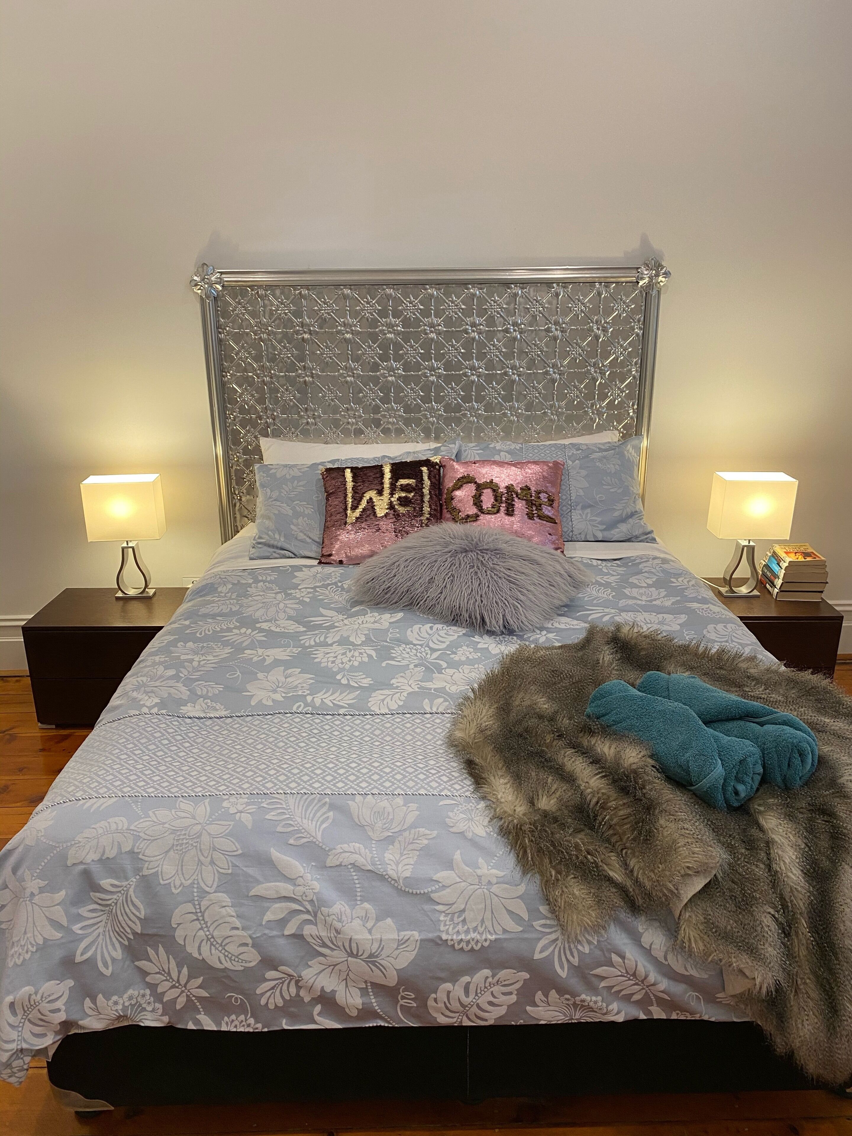 Gorgeous Grange Beach House Getaway - pets allowed — image 14