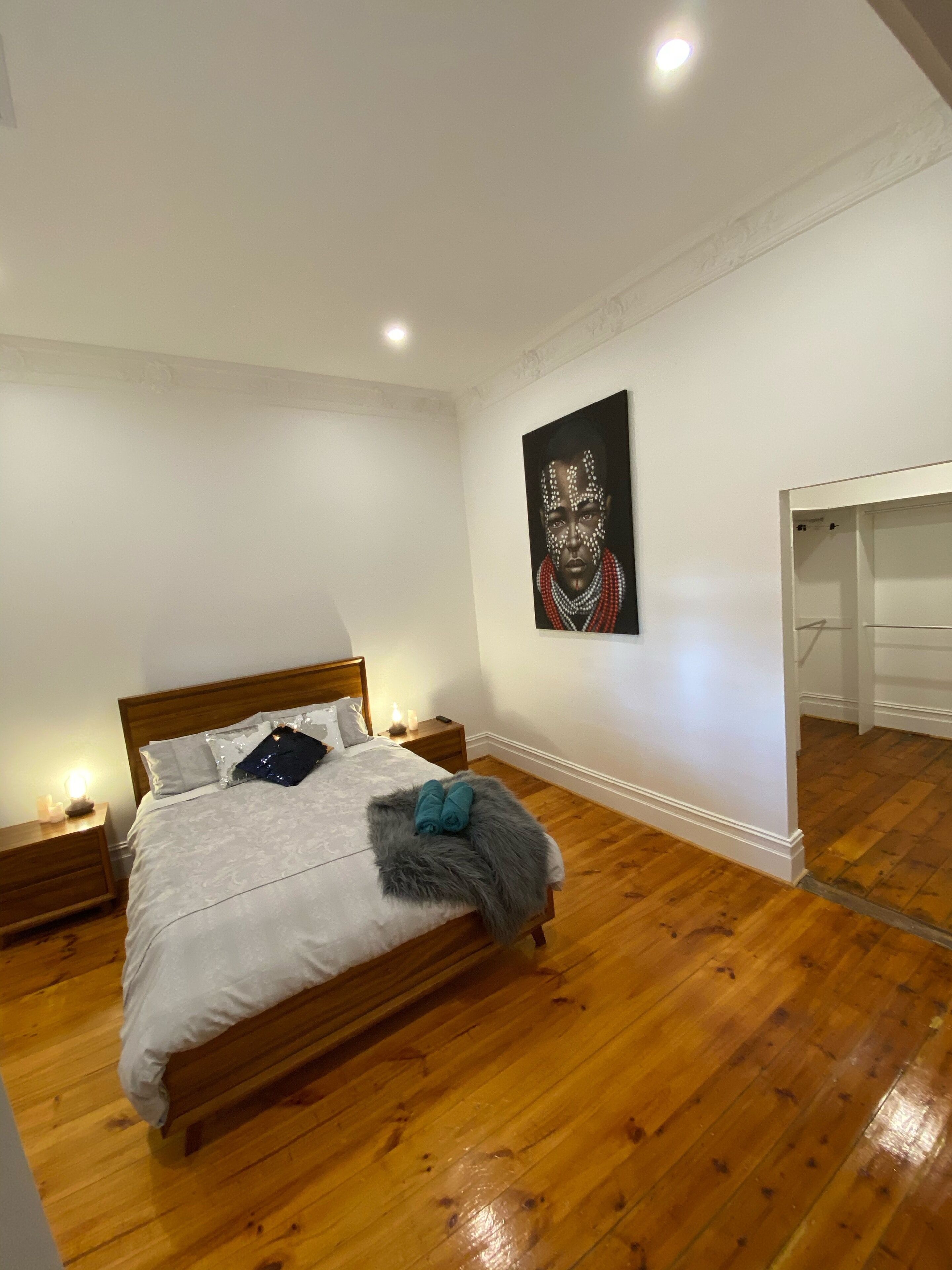 Gorgeous Grange Beach House Getaway - pets allowed — image 11