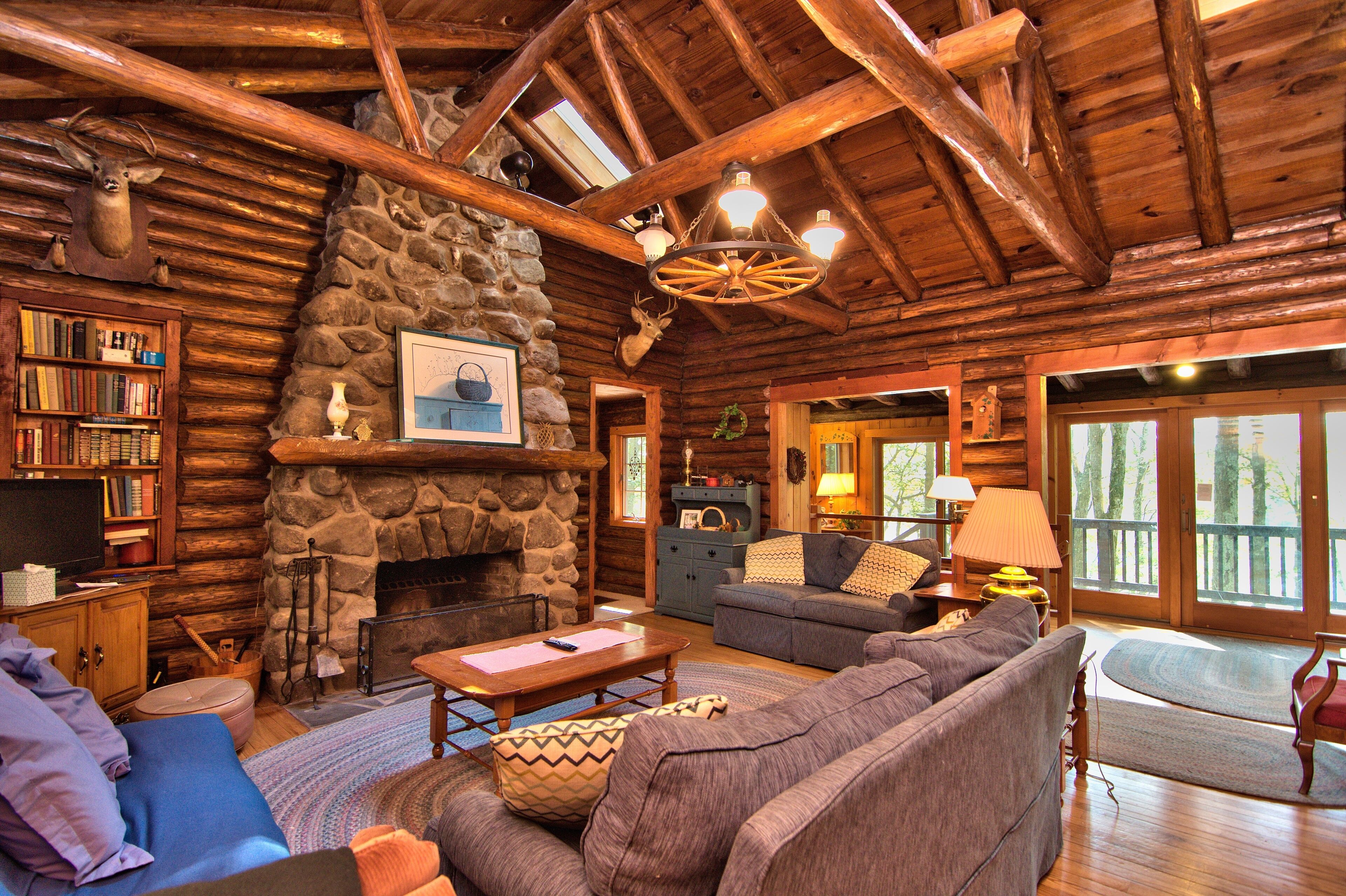 Télévision, cheminée