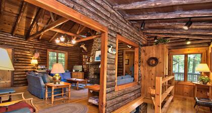 Paupack Point Wallenpaupack Lakefront Log Home - 3 bedrooms + Central AC