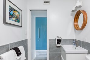 Hair dryer - Casa Azul, Casa Azul on Sapphire Beach (Charlotte Amalie)