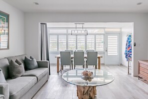 TV, DVD player - Casa Azul, Casa Azul on Sapphire Beach (Charlotte Amalie)