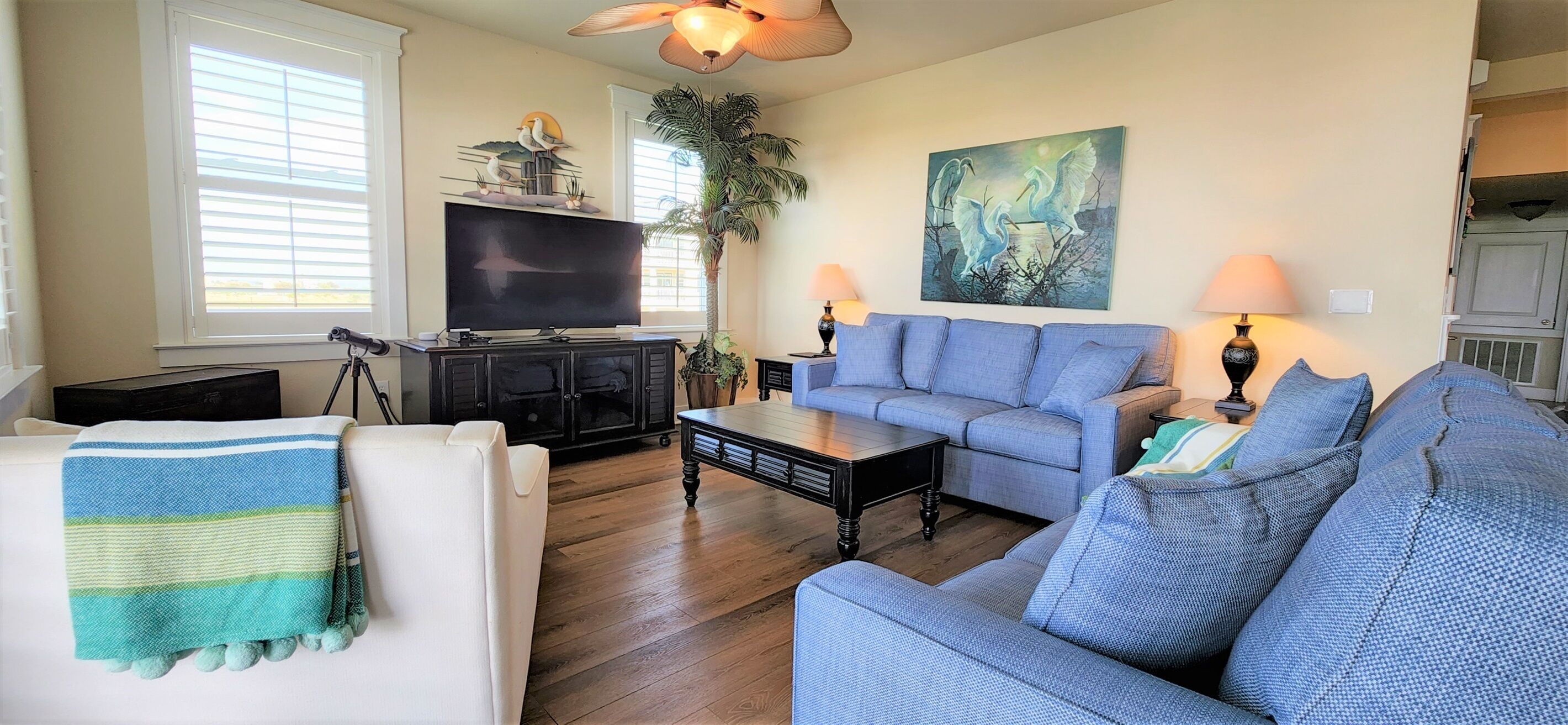 Gorgeous 3/2 condo-just steps from the Beach Club.