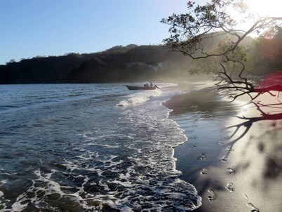 Playa Ocotal 2BR Condo – Walk to Beach, Pools, A/C, Quiet Location