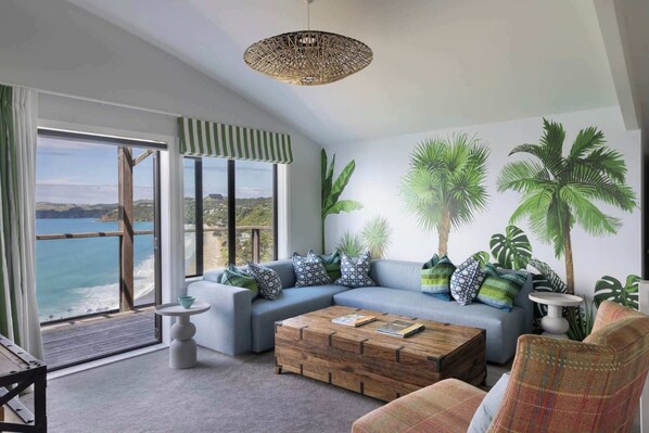 TV, peis og kontorer