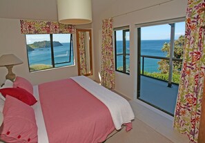 3 chambres, fer et planche à repasser, Wi-Fi, draps fournis