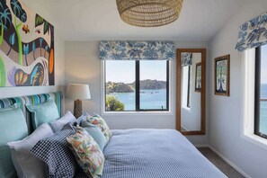 3 habitaciones, tabla de planchar con plancha, wifi y ropa de cama 