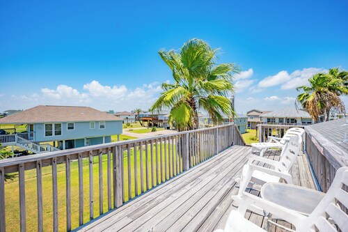 Spacious well decorated Beach Bungalow with view of the beach