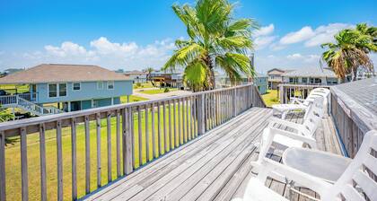 Spacious well decorated Beach Bungalow with view of the beach