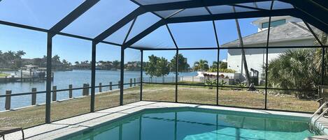 Piscine extérieure, piscine chauffée