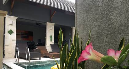 Modern 4 Bedroom 4 Bathroom villa pool