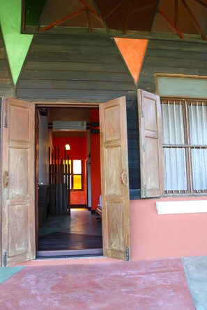 تفاصيل الفندق من الخارج