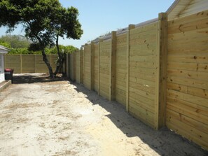 Property grounds - Cozy, Affordable Beach Getaway Just Steps From The Beach (Panama City Beach)