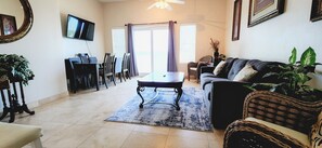 Smart TV, DVD player