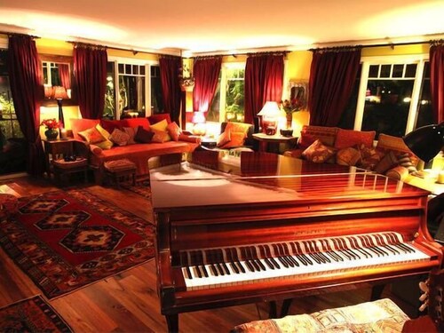 Rawson Retreat Luxury Country House