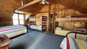 4 bedrooms, desk, iron/ironing board, free WiFi