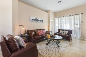 TV, DVD player, stereo - Paradise at Tower Lake 6 bedrooms with swimming pool/spa and movie theater (Haines City)