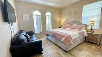 6 bedrooms, iron/ironing board, free WiFi, bed sheets
